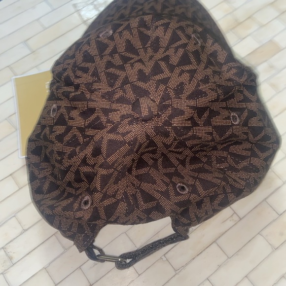 Michael Kors cap - Picture 8 of 9